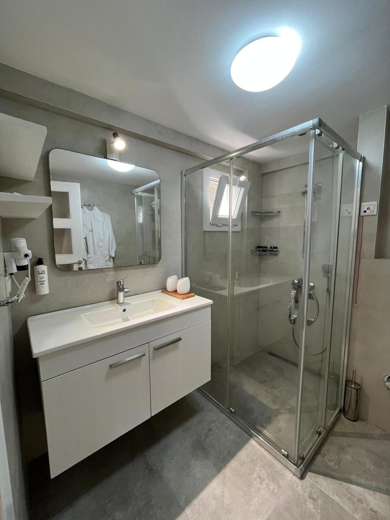 Hotel Gumusluk Otel 3*